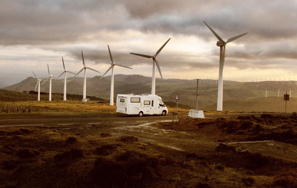 Autocaravana en zona de montaña